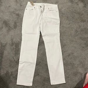 Loft white skinny jeans size 6 petite
